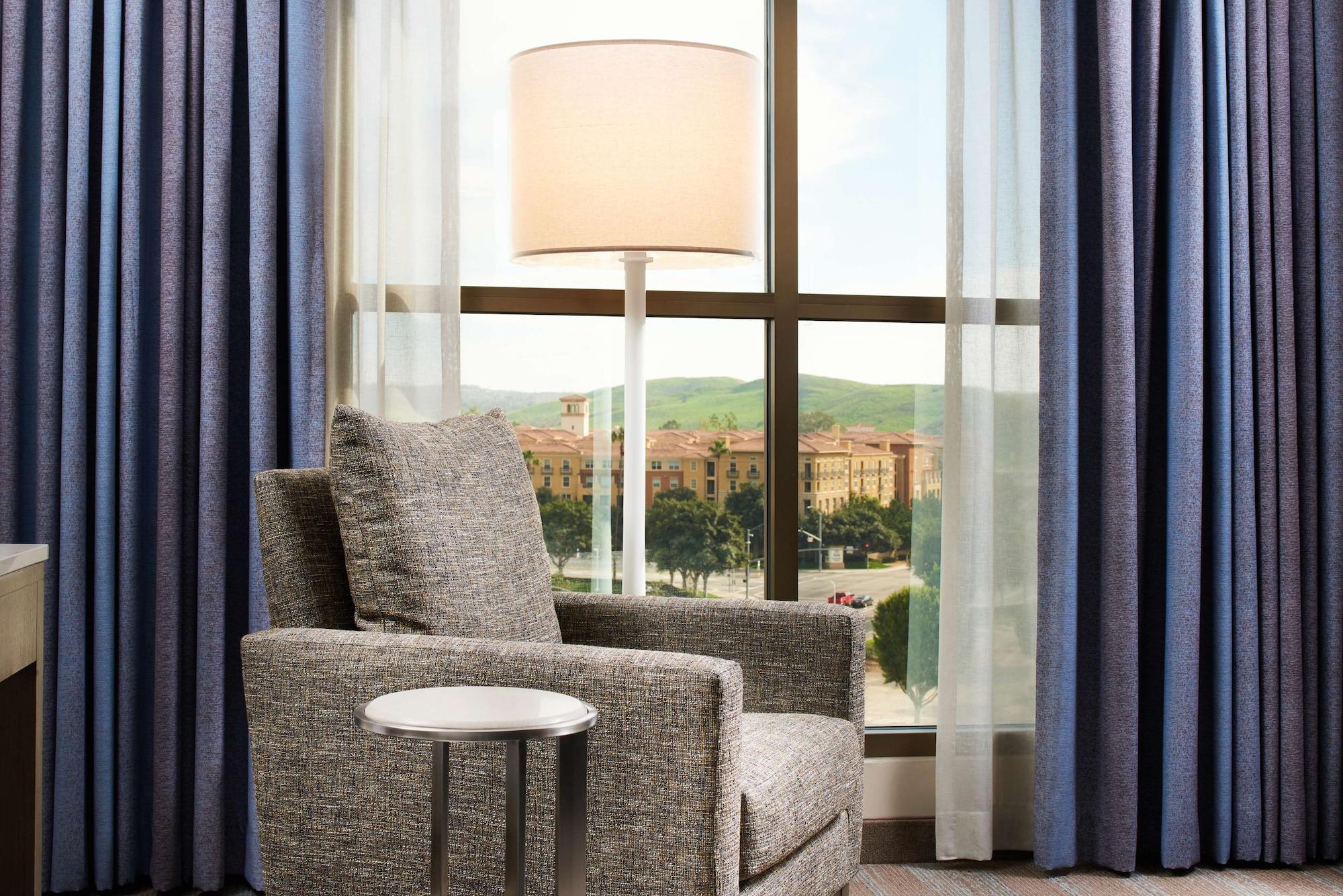 Doubletree By Hilton Irvine Spectrum Екстер'єр фото