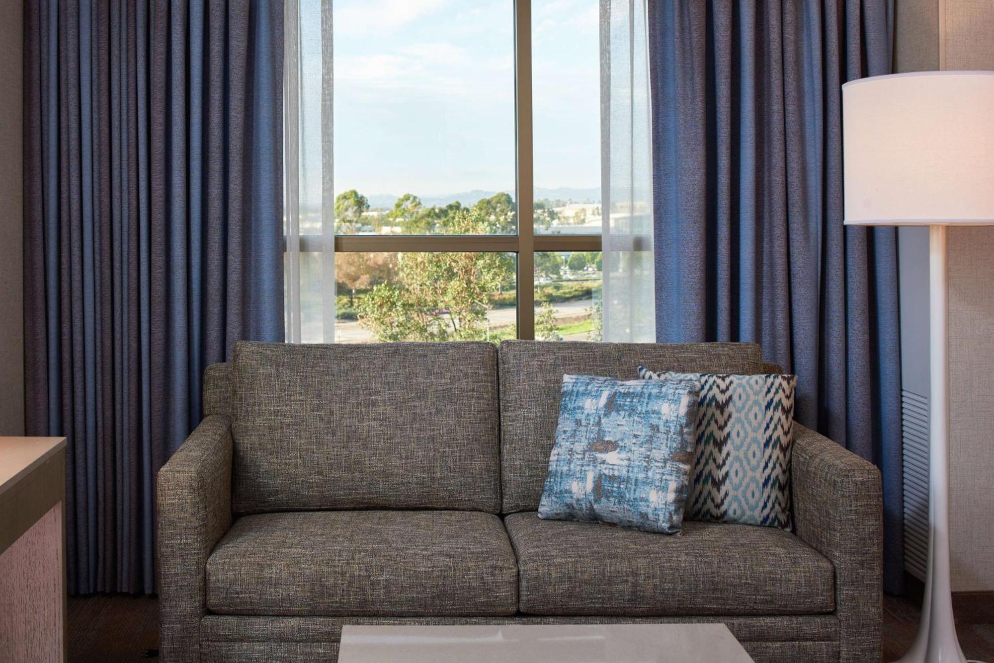 Doubletree By Hilton Irvine Spectrum Екстер'єр фото