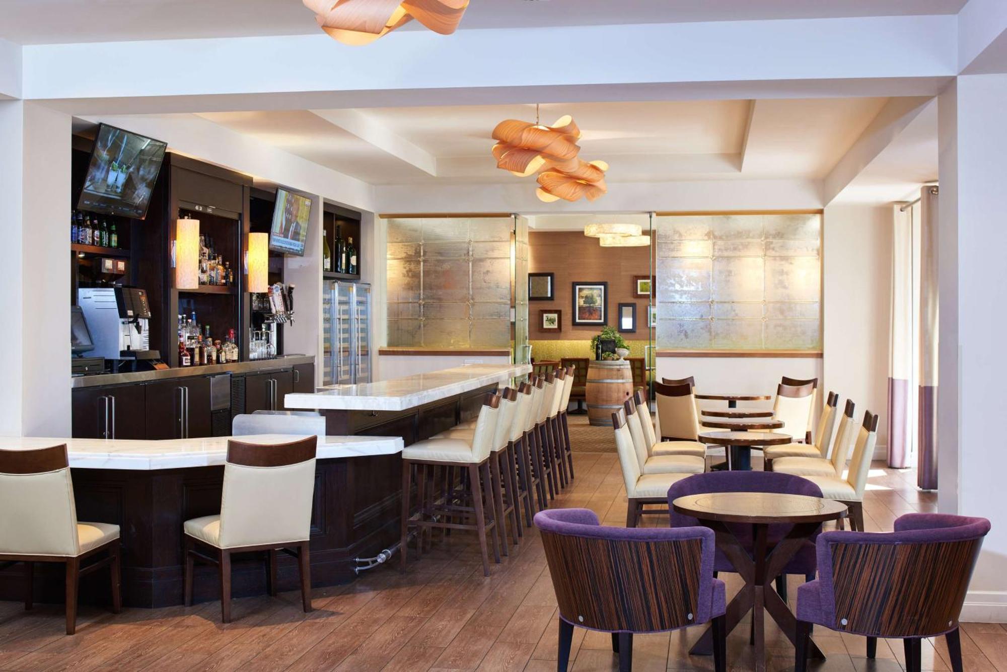Doubletree By Hilton Irvine Spectrum Екстер'єр фото