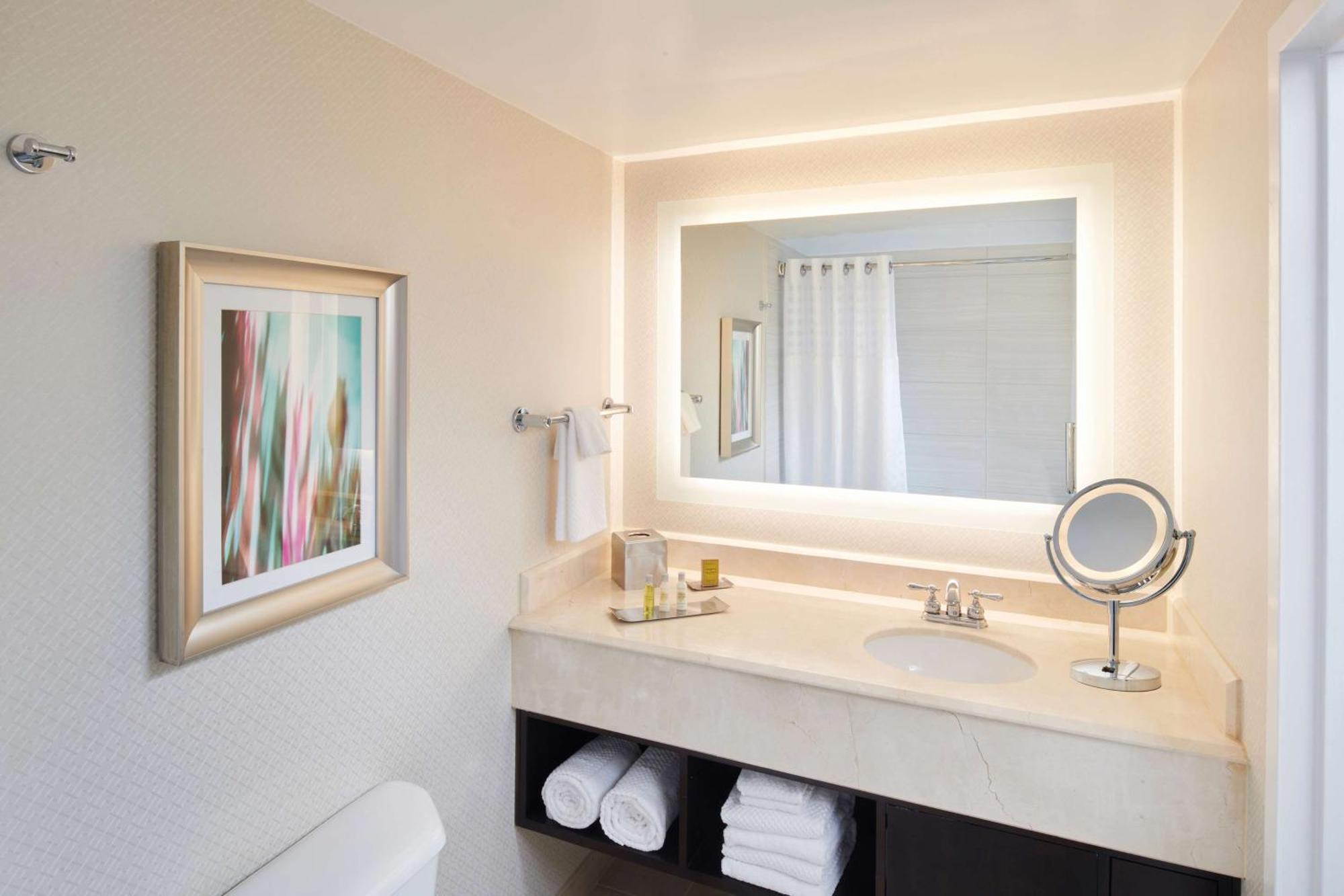 Doubletree By Hilton Irvine Spectrum Екстер'єр фото