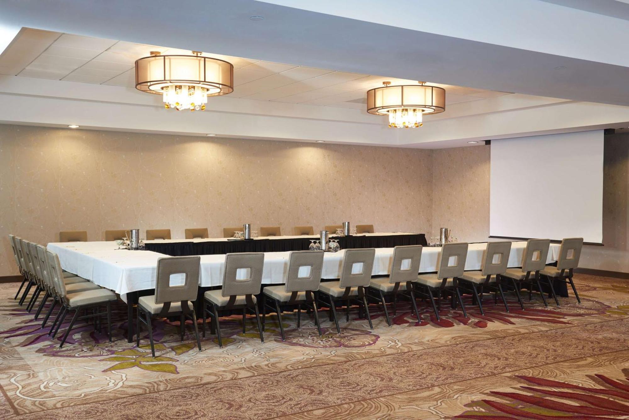 Doubletree By Hilton Irvine Spectrum Екстер'єр фото