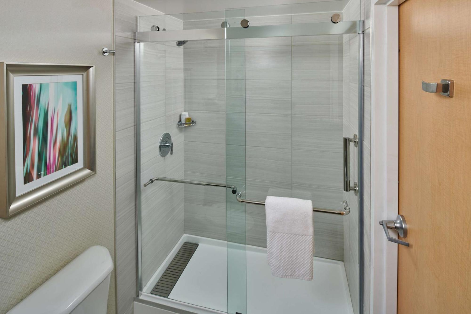 Doubletree By Hilton Irvine Spectrum Екстер'єр фото