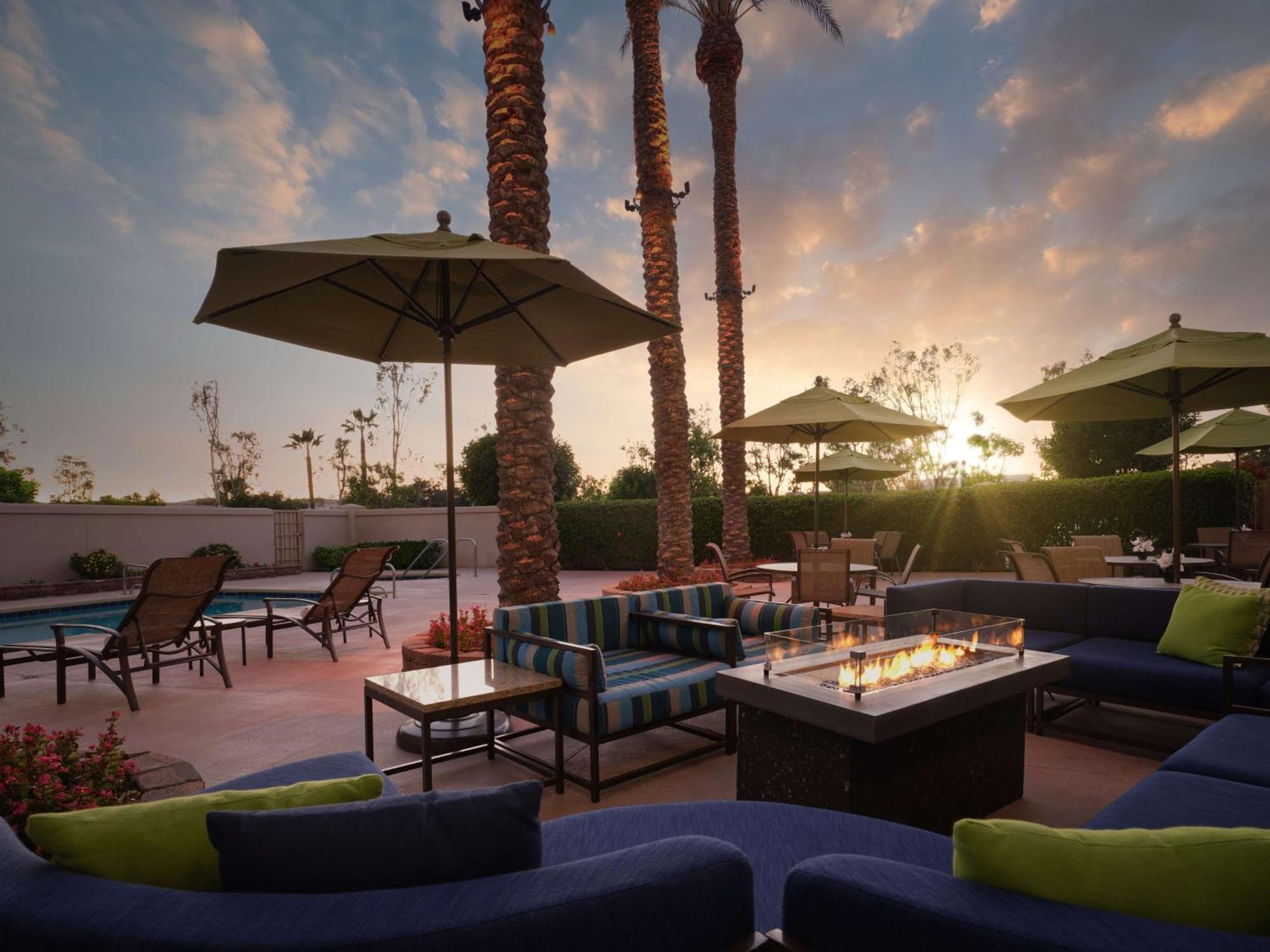 Doubletree By Hilton Irvine Spectrum Екстер'єр фото