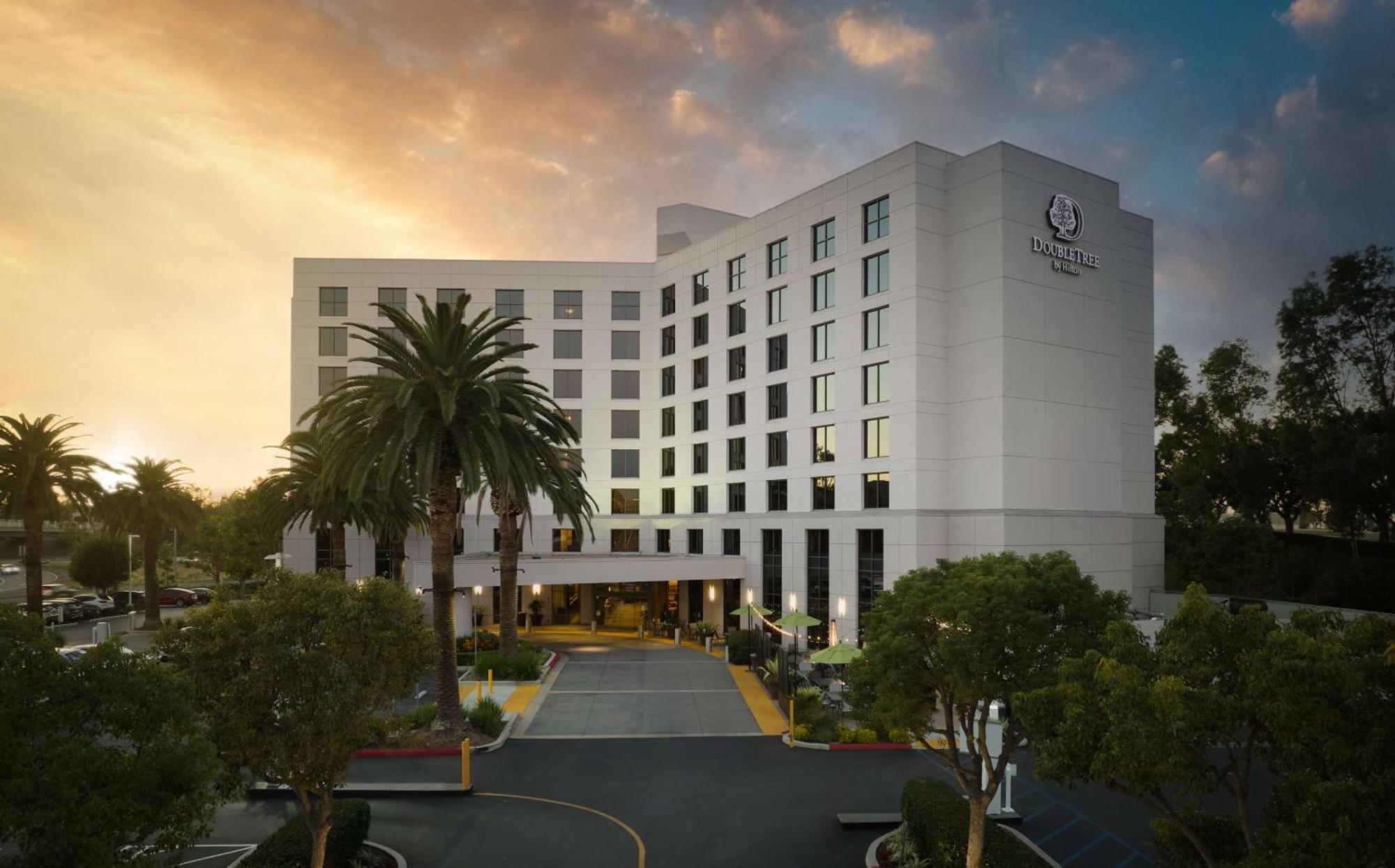 Doubletree By Hilton Irvine Spectrum Екстер'єр фото